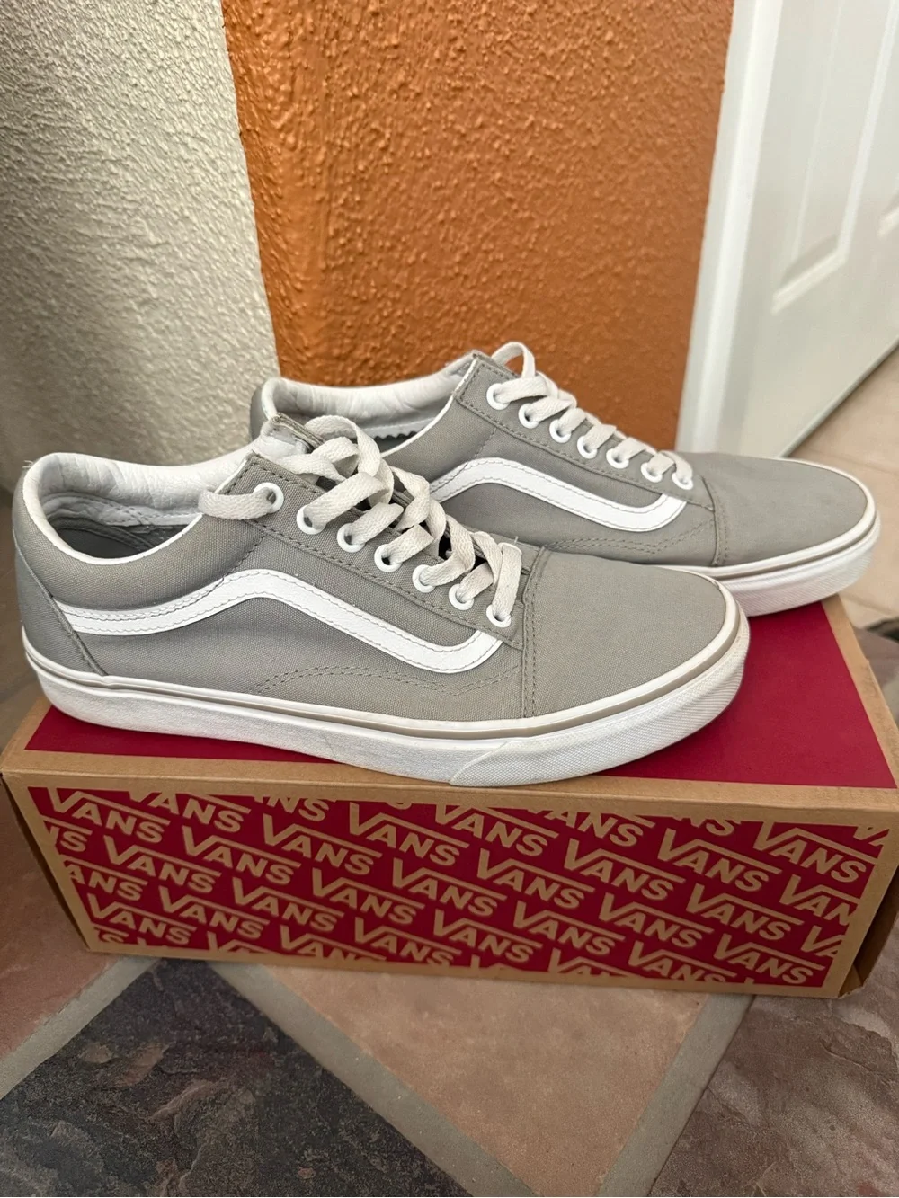 Vans Old Skool Low Top Sneakers in Light Gray and White - Picture 2 of 3